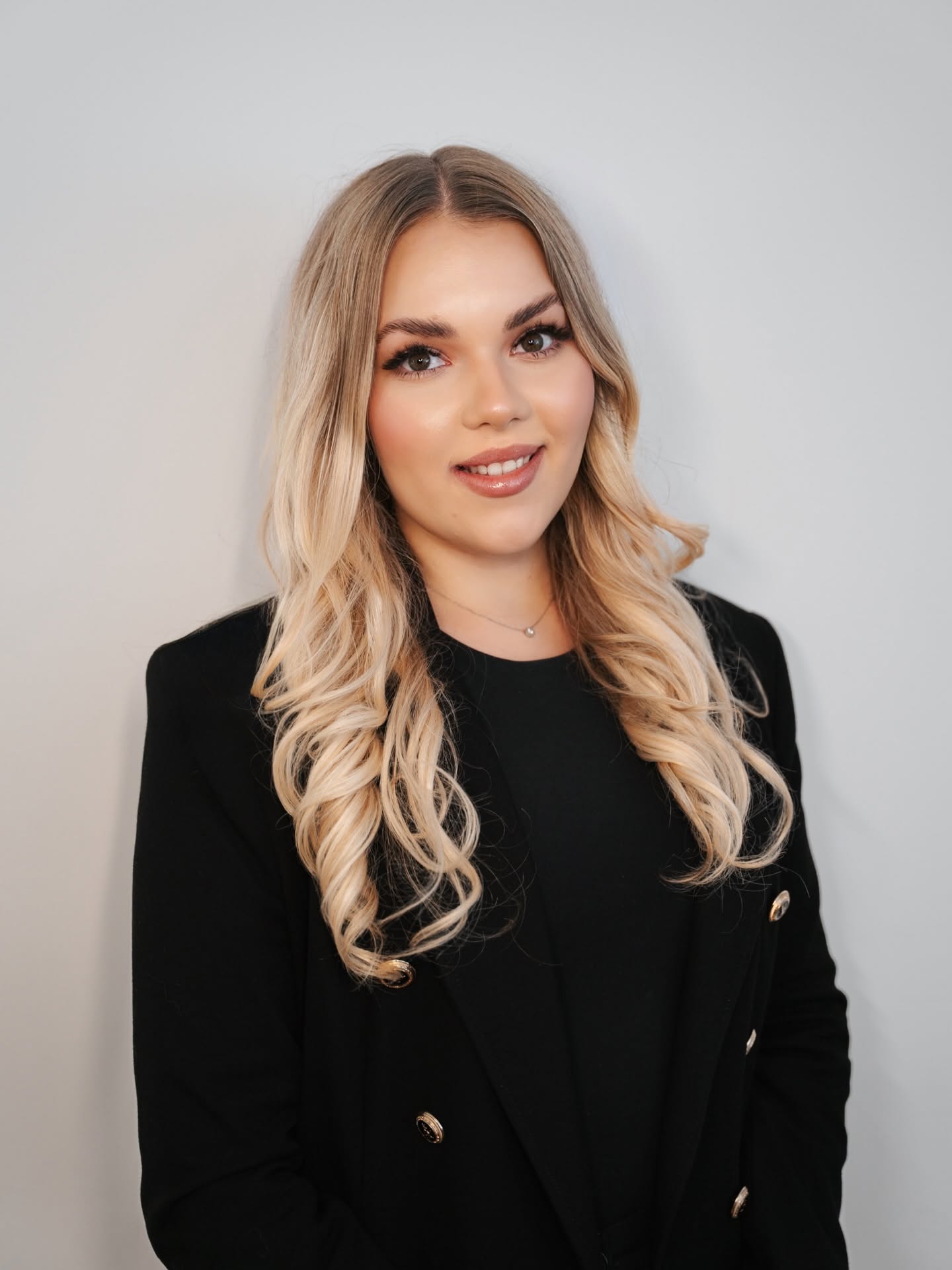 Virág – Lash & MakeUp Artist